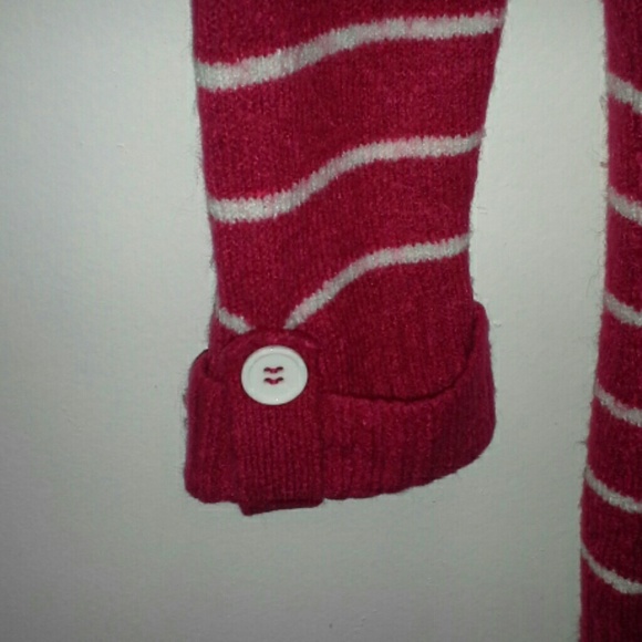 Arizona Jean Fuzzy V-neck Sweater NWOT - Picture 3 of 5